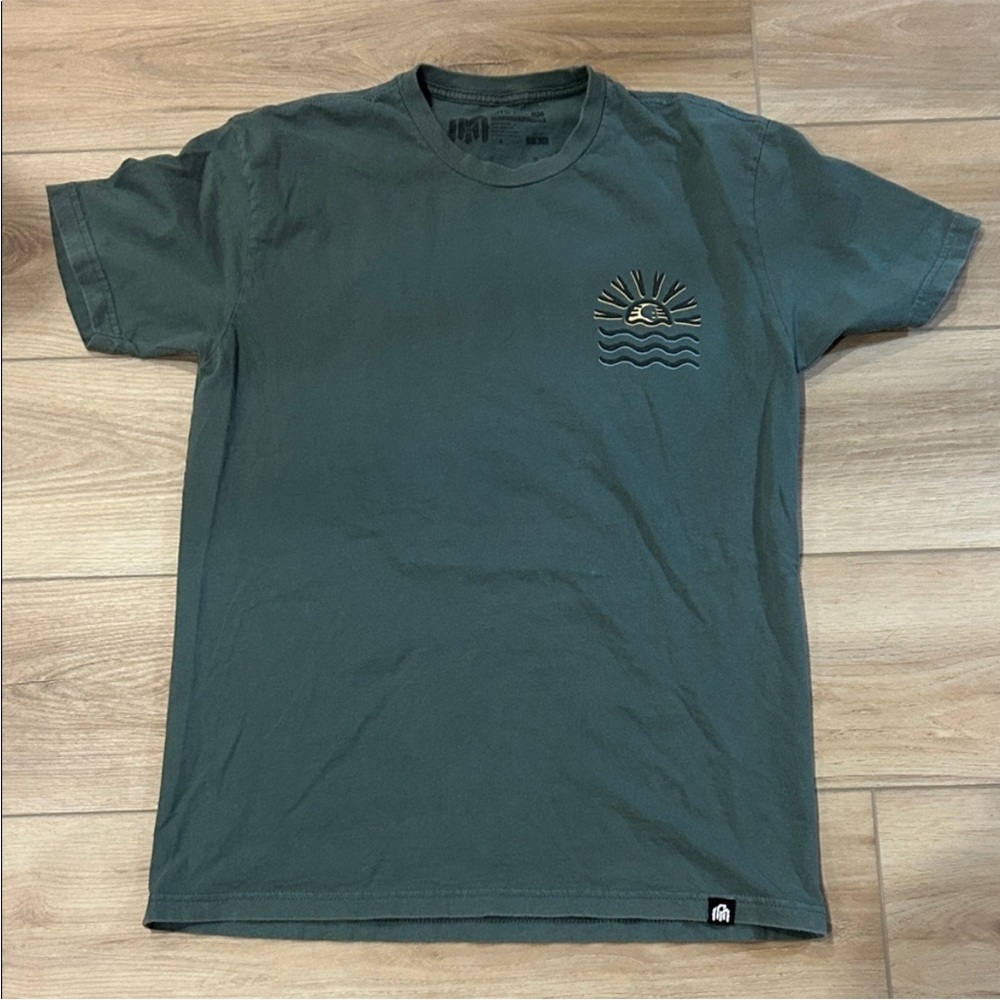 Into the AM outdoors tee size S